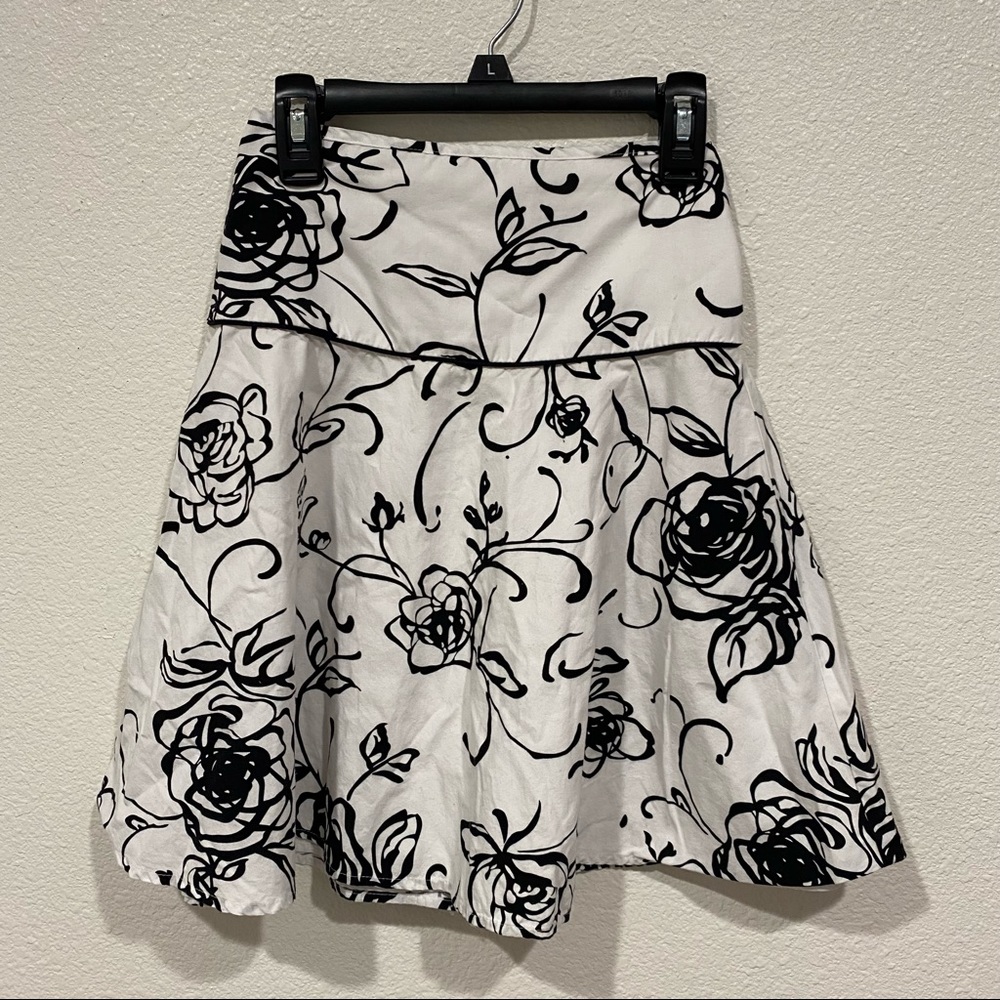 Kids Amy Byer Girls White Black Floral Graphic Print Skirt Size 12 L